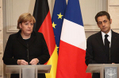 Rencontre des deux dirigeants français et allemands Nicolas Sarkozy et Angela Merkel à propos de la crise de la zone euro, lundi 5 septembre dernier au Palais de l’Elysée à Paris. (Julien M. Hekimian / Getty Images News)（Stringer: Julien M. Hekimian / 2011 Getty Images）  