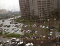 De nombreux véhicules sont submergés par l’inondation du 21 juillet dans un quartier résidentiel à Pékin. Le reportage détaillé du Southern Weekly sur les inondations à Pékin est censuré. (Photo Archive de Epoch Times)