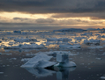 Le fjord d’Ilulissat, au Groenland. Cette région du monde a perdu 1.500 millions de tonnes de glace depuis les années 2000. Les scientifiques prévoient la disparition de la glace polaire d’ici vingt ou trente ans. (AFP PHOTO/Slim Allagui)
