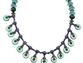 Récupérer de vieilles perles pour fabriquer un collier original et peu onéreux, c’est la nouvelle tendance. (Catherine Keller)