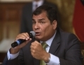 Quito, 22 août, le président équatorien Rafael Correa durant une conférence de presse au Palais de Carondelet. Mardi, l’Équateur a invité la Grande-Bretagne à retirer sa menace d’assiéger son ambassade à Londres pour arrêter Julian Assange , ajoutant que Quito reste ouverte au dialogue. Dimanche Correa a annoncé que le bureau des Affaires étrangères britannique avait levé sa menace de prendre d’assaut l’ambassade. (Rodrigo Buendia/AFP/GettyImages)