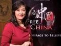Jennifer Zeng, prise en photo à la cérémonie de remise de prix du Festival du Film de la Liberté de Parole, en mai 2012 à Philadelphie. Le film vedette, u00abChine Libre», qui évoque l’histoire de Madame Zeng ayant souffert de persécution en Chine pour sa croyance envers le Falun Gong, a reçu les plus grands honneurs au festival. (Edward Dai/Epoch Times)
