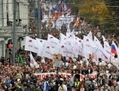 15 septembre 2012, des militants de l’opposition lors d’une manifestation anti-Poutine dans le centre de Moscou. Des milliers défilent ce samedi dans la capitale pour protester contre les lois de Vladimir Poutine. (Yuri Kadobnov/AFP/GettyImages)