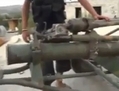 9 octobre 2012, séquence vidéo en ligne sur YouTube montrant les prétendus combattants rebelles syriens avec chars et  canons de l’armée pris à Khirbet al-Jouz. Vendredi, l’Observatoire syrien pour les droits de l’homme, basé à Londres, a déclaré que 256 soldats du régime ont été capturés. (YouTube.com)