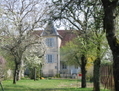 En 1896 Renoir achète sa maison à Essoyes et installe son atelier au fond du jardin. (Du côté des Renoir)