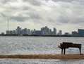 Peut être comme ce piano le 26 janvier 2011 sur une plage à Miami, en Floride, un piano a été retrouvé sur les falaises de Raz dans le Finistère (Joe Raedle/Getty Images)