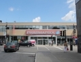 Le magasin Pharmaprix du boulevard Saint-Laurent, une franchise qui a su s’adapter à son quartier et à ses réalités grâce à ses franchisés.(Mathieu Côté-Desjardins/Époque Times)  