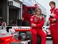 Les légendaires coureurs automobiles et rivaux James Hunt (Chris Hemsworth) et Niki Lauda (Daniel Brühl) sont au centre du long métrage <i>Rush</i>, inspiré de leur vraie histoire.(Les Films Séville) 