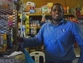 Les agressions à caractère xénophobe et les attaques criminelles sont une inquiétude majeure pour les commerçants somaliens. Le propriétaire de cette boutique du bidonville de Philippi, au Cap, a subi sept vols depuis 2010. (Kristy Siegfried/IRIN)
