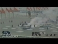 En 2001, le PCC montait une scène maladroite d’u00abauto-immolations» sur la place Tiananmen dans une tentative de retourner l’opinion publique contre la pratique paisible du Falun Gong (Capture d’écran de la vidéo <i>False Fire</i>)