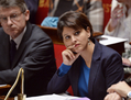 La ministre française des Droits des femmes et porte-parole du gouvernement Najat Vallaud-Belkacem assiste à la séance de questions au gouvernement, le 28 janvier 2014, à l’Assemblée nationale. (AFP PHOTO/Miguel Medina)
