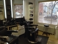 L’intérieur du salon du barbier nouveau genre, Cordial Barbier, donnant sur le boulevard Rosemont. (Charles Vaillancourt/Cordial Barbier) 