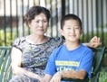 5 août 2014: Geng He, épouse de l'avocat chinois Gao Zhisheng, et leur fils Tianyu, dans la Région de la Baie en Californie. (Ma Youzhi/Epoch Times)