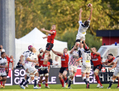 Match de rugby du Top 14 entre l’Union sportive Oyonnax Rugby (US0) et le Stade Français le 30 août, au stade Charles-Mahon à Oyonnax. (Romain Lafabregue/AFP /Getty Images)

