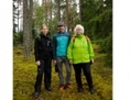 De gauche à droite: Eva-Maria Nordström, Jonathan Stoltz et Ann Dolling de l’Université suédoise des sciences agricoles. Tous trois ont conduit un projet de recherche qui a montré que passer du temps dans la forêts influence les maladies liées au stress. (Ulrika Lagerlöf/Skogssällskapet)
