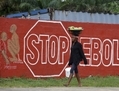 Une peinture murale à Monrovia, Liberia, sensibilise la population aux voies de transmission du virus Ebola. (Pascal Guyot/AFP/Getty Images)