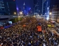 Au troisième jour des manifestations étudiantes, des milliers de personnes ont continué d’occuper l’Amirauté, demandant la démission de Leung Chun-ying. (Sung Cheung-lung/Epoch Times)

