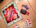 Aujourd’hui, il existe même une version du jeu Monopoly qui se joue avec des transactions par cartes. (Courtoisie de Bengt Nilervall)