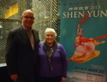 Marie Villeneuve et son conjoint Jean-Marc Lavigueur à la sortie de la première représentation de Shen Yun de la tournée 2015 à la Place des Arts de Montréal. (Nathalie Dieul/Epoch Times)