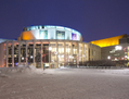 La Place des Arts resplendissant sous la neige. Shen Yun Performing Arts sera présentée à la Place des Arts de Montréal jusqu’au 11 janvier. (Evan Ning/Epoch Times/File photo)