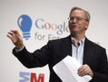 Dans son livre La nouvelle ère numérique, sorti en avril 2013, le président exécutif de Google, Eric Schmidt, présente sa vision d’un futur radicalement différent. (Dani Pozo/AFP/ Getty Images)
