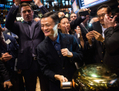 Le PDG d'Alibaba, Jack Ma, sonne la cloche au New York Stock Exchange le 19 septembre 2014. (Andrew Burton/Getty Images)