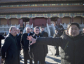 Manuel Valls en visite officielle en Chine, sur la place Tienanmen de Pékin. (Fred Dufour/AFP/Getty Images)
