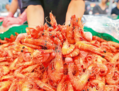 En Italie, 31 tonnes de fruits de mer étiquetés comme «frais», étaient en réalité surgelés, puis arrosés de peroxyde d’acide citrique et d’hydrogène, pour masquer la putréfaction des crustacés. (Brendon Thorne/Getty Images)
