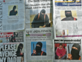 La une des médias britanniques fait la part belle aux différents récits et à l’identification de «John le djihadiste», un militant masqué du groupe de l’EI. De son vrai nom Mohammed Emwazi, «John le djihadiste» serait londonien. Photo prise à Londres le 27 février.  (Daniel Sorabji/ AFP/Getty Images)
