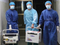 16 août 2012: des médecins transportent des organes frais pour une transplantation dans un hôpital de la province du Henan, Chine. (Capture d’écran de Sohu.com)  
