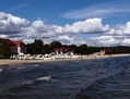 De longues plages de sable doré léchées par les eaux tranquilles de la mer Baltique font partie des paysages qui dessinent la magnifique région de Poméranie dans le nord-ouest de la Pologne. (Charles Mahaux)