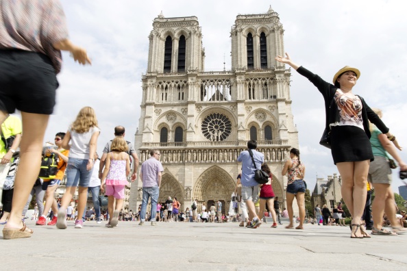 Vous cherchez un emploi à Paris cet été : essayez le tourisme (+vidéo)