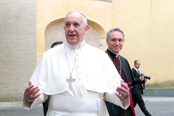 Le pape François a annoncé le 6 juin qu’il n’y avait pour lui aucun problème à venir en France (Franco Origlia/Getty Images)