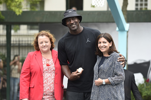 Michael Jordan à Paris, pour l’inauguration d’un playground dans le XXe arrondissement (+vidéos)