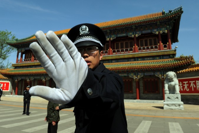 Le régime chinois publie la photo d’un fonctionnaire au centre des rumeurs de défection qui participerait à une réunion à Pékin