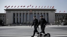 La police chinoise arrête 44 personnes ayant tenté de poursuivre l’ancien dirigeant du régime en justice