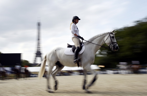 Premières épreuves de la 2e édition du tournoi Longines Paris Eiffel Jumping, le 2 juillet 2015 à Paris (LOIC VENANCE/AFP/Getty Images)