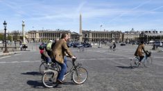 Vélos, piétons, voitures: chaos et colère dans les rues de Paris