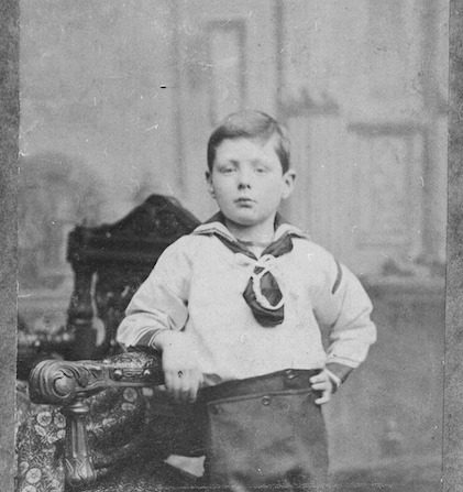 Winston Churchill âgé  de 7 ans en 1881. (© Curtis Brown)
