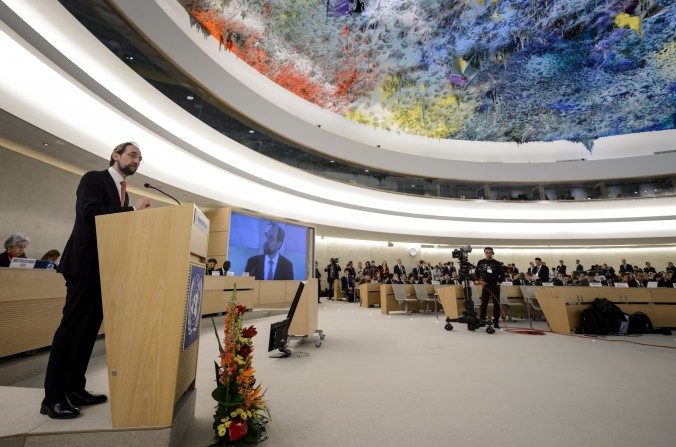 Le Haut-Commissaire des Nations Unies aux droits de l'homme Zeid Ra'ad Al Hussein prend la parole lors de l’ouverture de la session du Conseil des droits de l’homme au siège de l'ONU à Genève le 2 mars 2015. (Fabrice Coffrini / AFP / Getty Images)