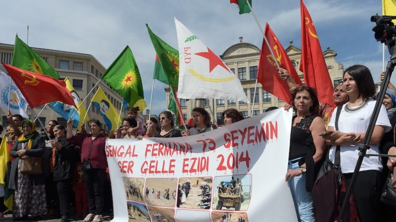 Des femmes kurdes manifestent à Bruxelles le 8 août 2015 contre les attaques de la Turquie visant le Parti des travailleurs du Kurdistan (PKK). (John Thys/AFP/Getty Images)