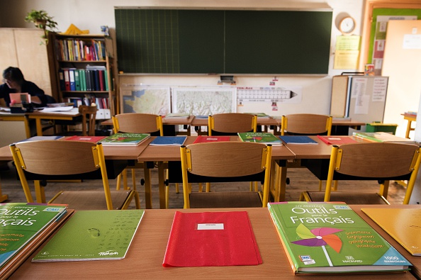 Une salle de classe à Paris, la veille de la rentrée scolaire, le 31 août 2015. (LIONEL BONAVENTURE/AFP/Getty Images)
