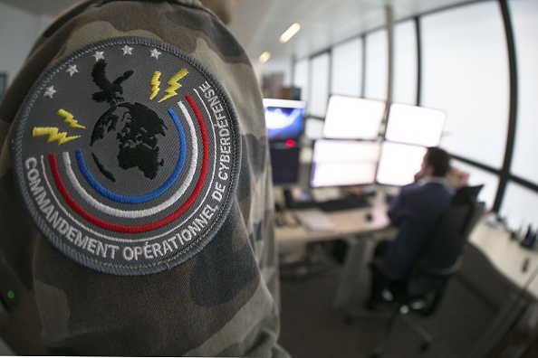 Les bureaux secrets du Centre d’analyse de lutte informatique défensive (Calid), à Paris le 16 janvier, 2015. (JOEL SAGET/AFP/Getty Images)