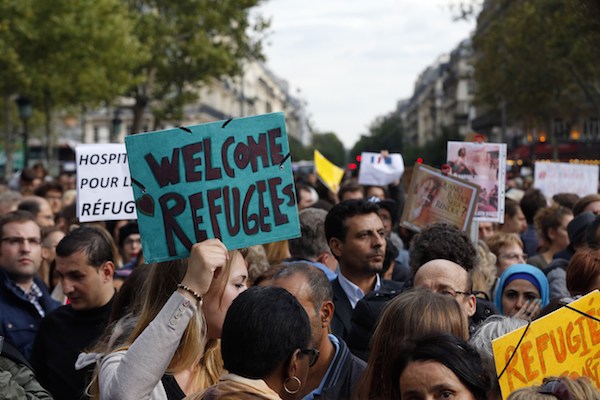 Manifestation en faveur des réfugiés sur la place de la République le 5 septembre à Paris. (FRANCOIS GUILLOT/AFP/Getty Images)