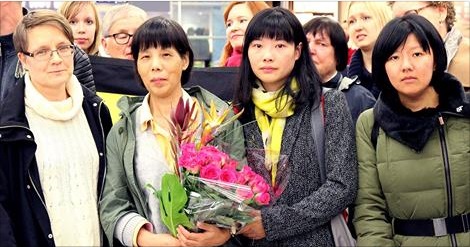Chen Zhenping photographiée avec sa fille en Finlande le 9 octobre dernier (NTD)