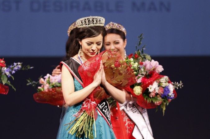 Anastasia Lin, de Toronto, a été nommée Miss Monde Canada lors d'une cérémonie à Vancouver le 16 mai 2015. (Andrew Chin)