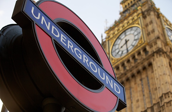 L'homme qui a poignardé deux personnes dans le métro de Londres avait des photos de Daesh dans son téléphone cellulaire (ANDREW COWIE/AFP/Getty Images)