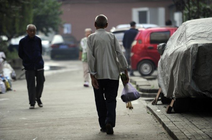 Dans la Chine d'aujourd'hui, personne ne veut prendre le risque de venir en aide à une vieille personne. (WANG ZHAO/AFP/GettyImages)