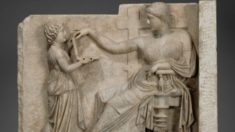Certains disent que cette sculpture grecque antique représente un ordinateur portable
