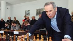 Bernie Sanders et sa politique « dangereusement absurde » selon Kasparov
